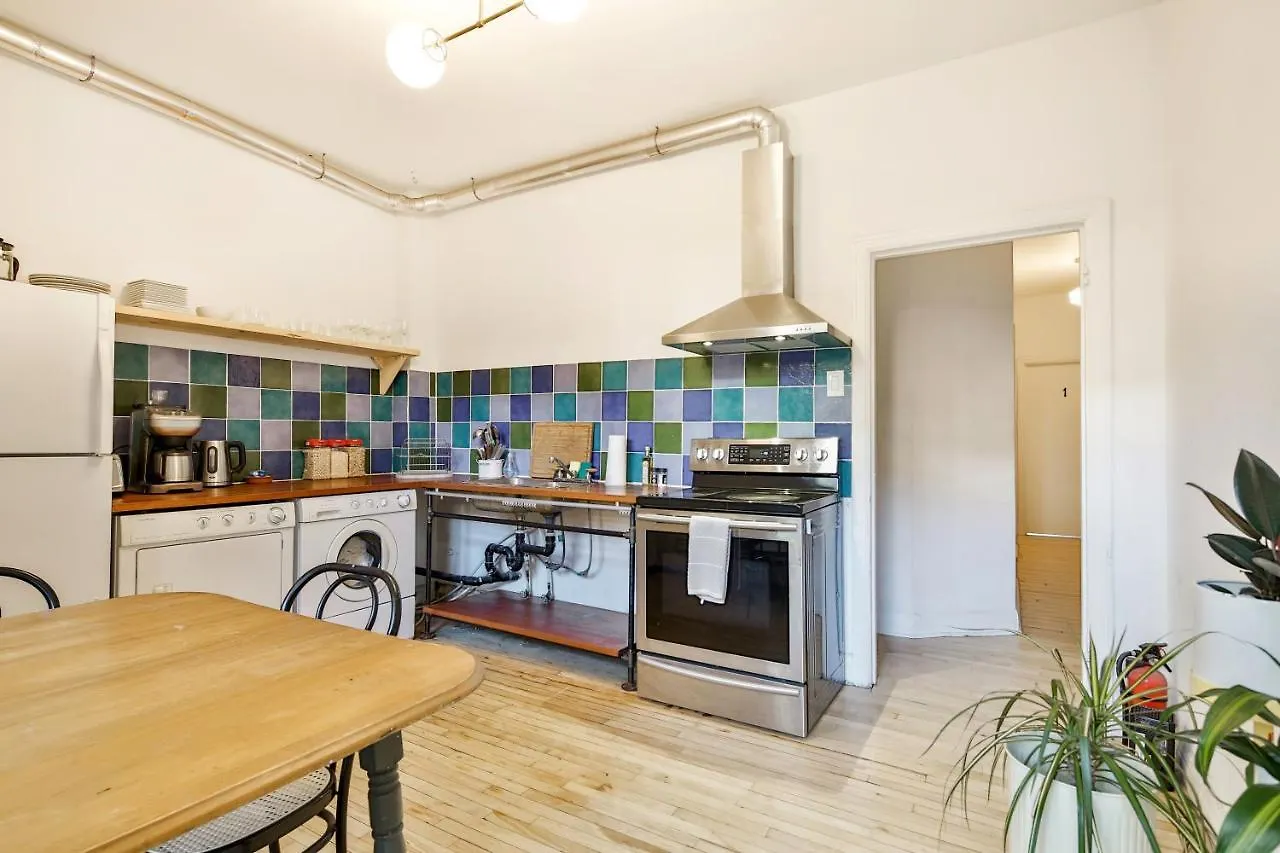 Bed & Breakfast La Maison Du Mile-End Montreal Canada