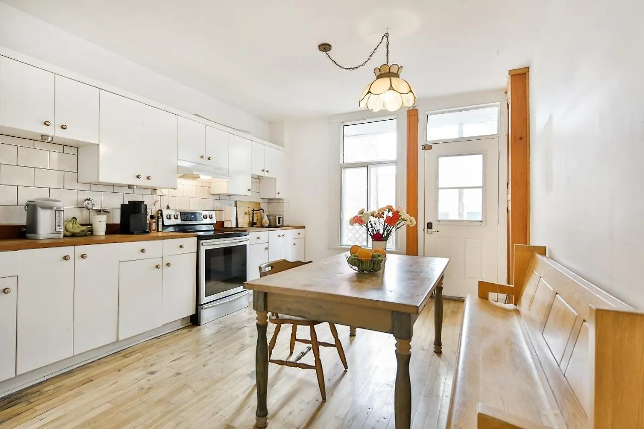 La Maison Du Mile-End Montreal Bed & Breakfast